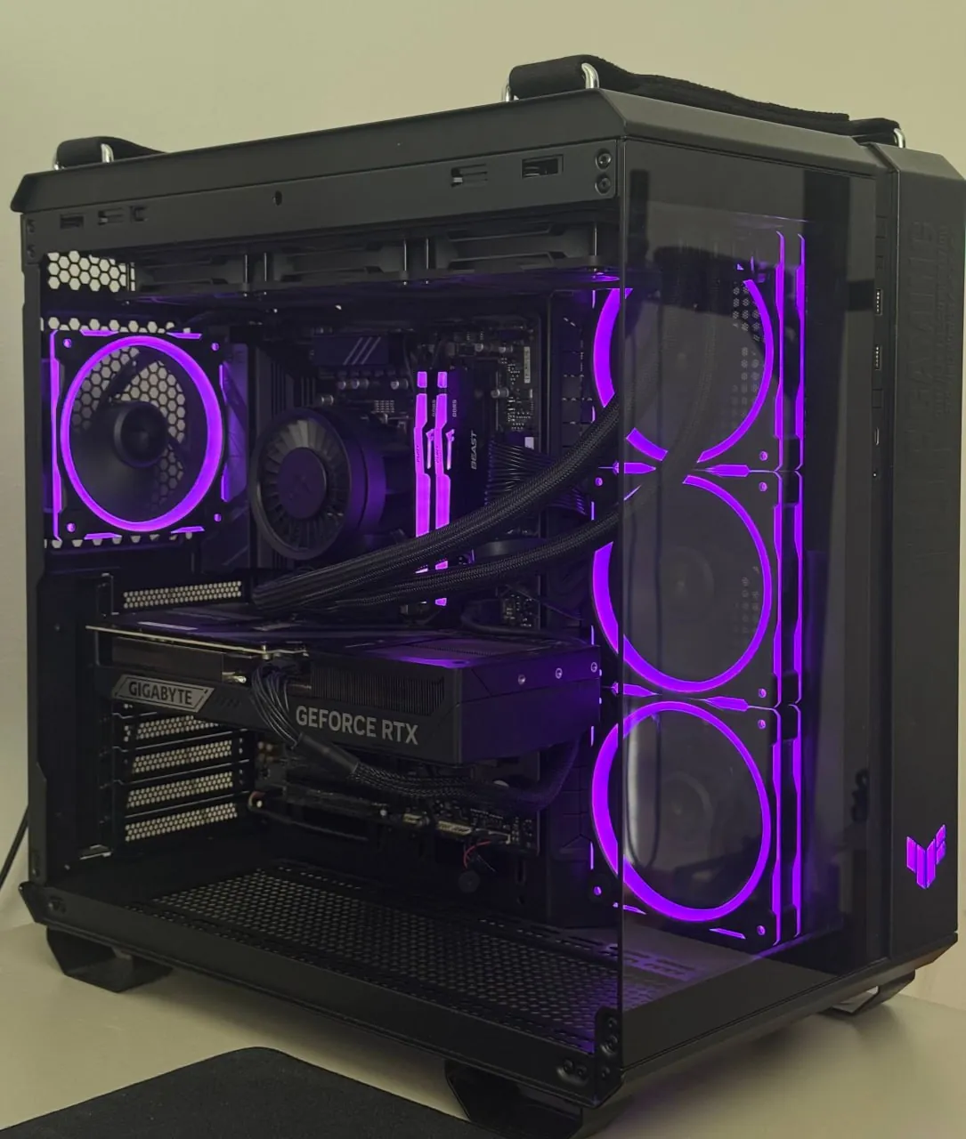 Игровой ПК Ryzen 9 9950X3D RTX 5070 Ti 2300€ 1
