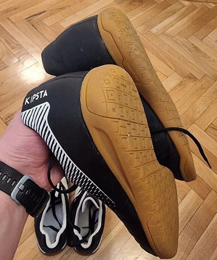 Футзальные тапки Kipsta 43 и Kelme 44 НБГ 2