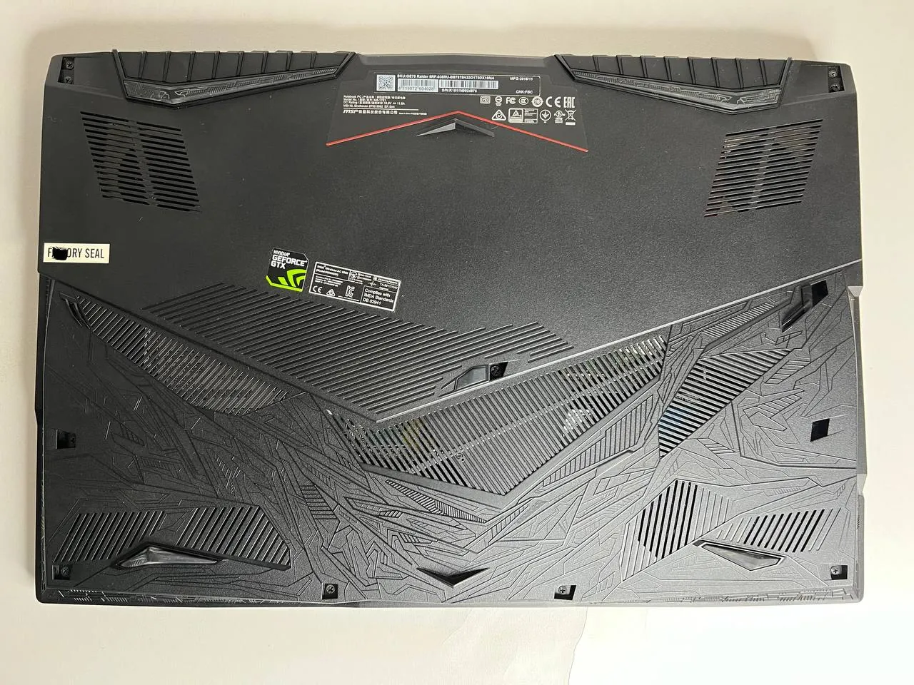 Ноутбук MSI GE75 Raider i7 GTX 1070 32GB 4