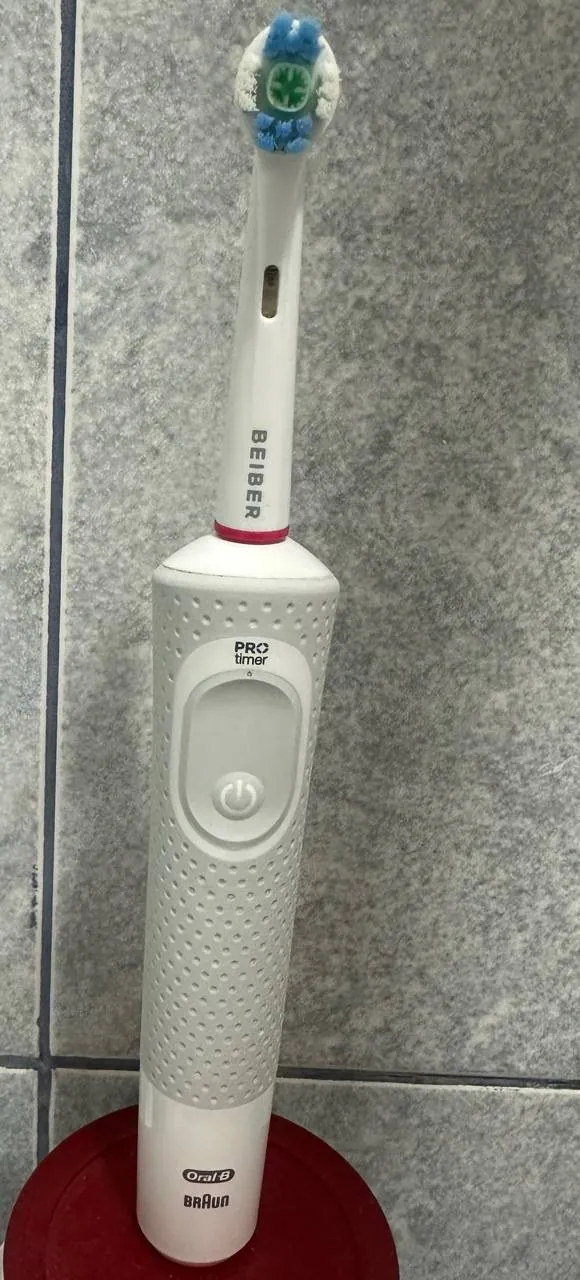 Зубная щётка Oral B электрическая 1500 дин 1