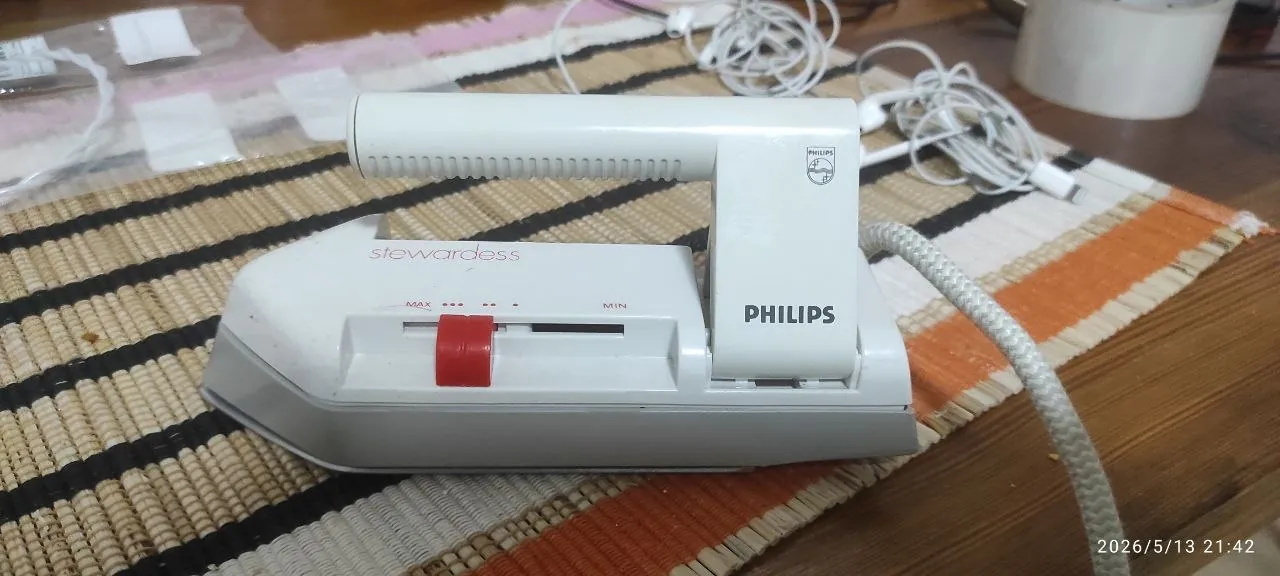 Утюг Philips HD1168 дорожный компактный 3
