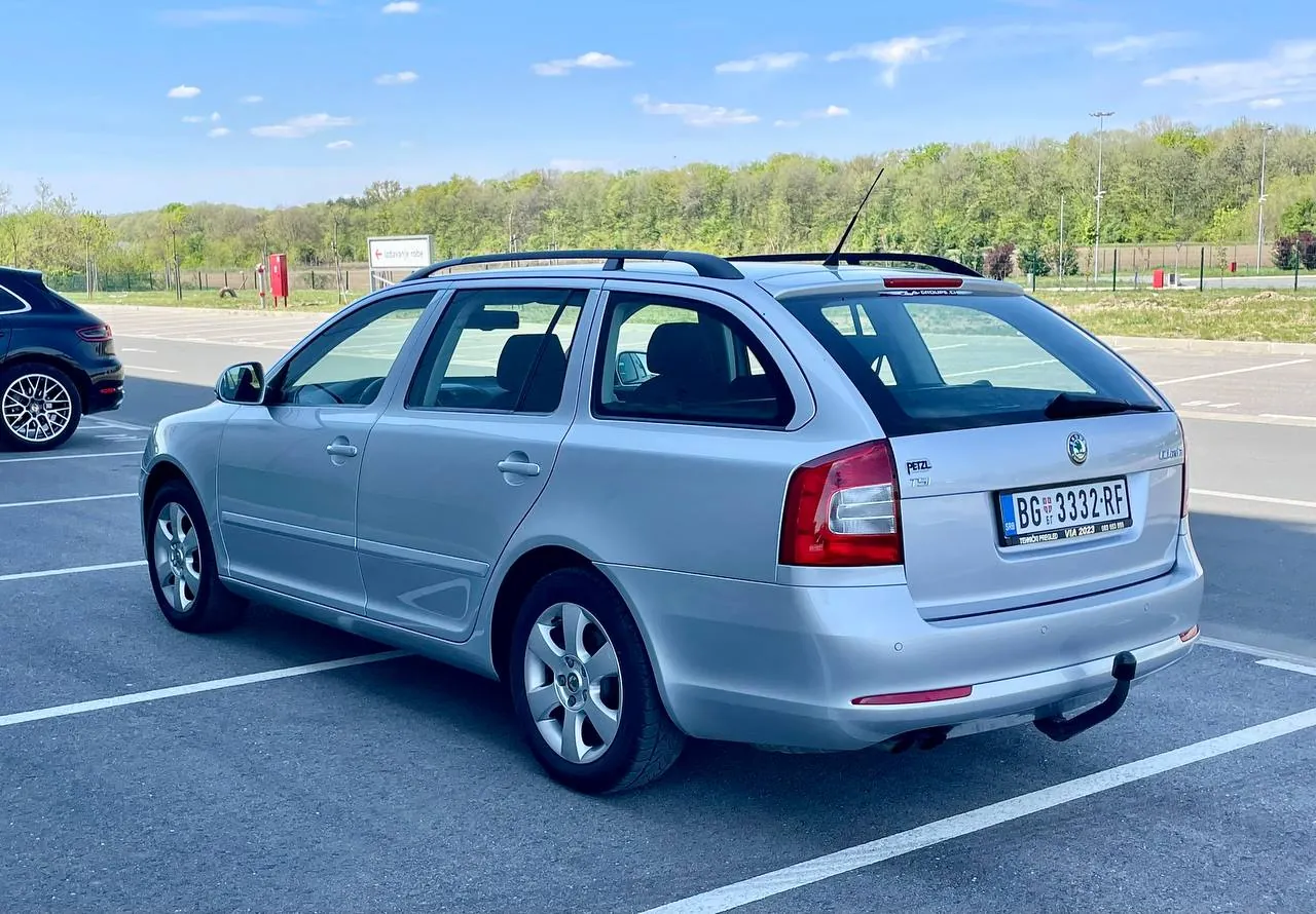 Škoda Octavia Combi 2010 1.4 DSG-7 2