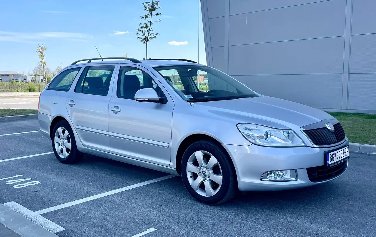 Škoda Octavia Combi 2010 1.4 DSG-7 1