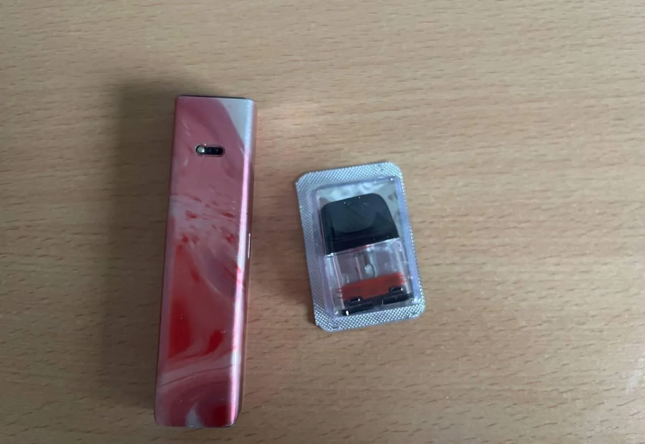 Вейп Xros 4 с картриджем 1