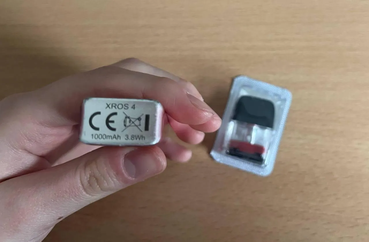 Вейп Xros 4 с картриджем 4