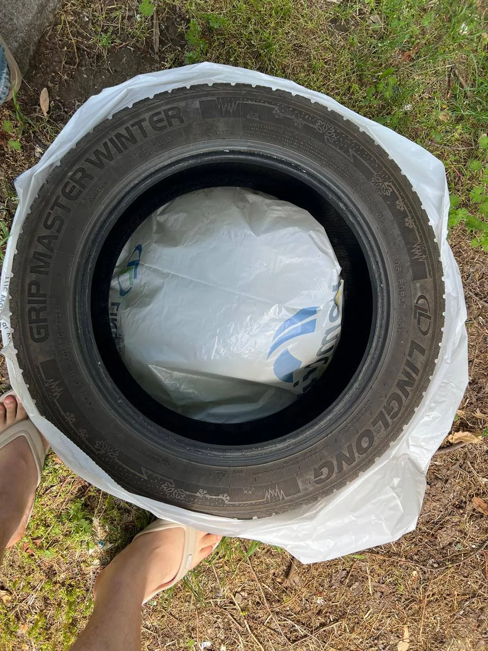 Зимняя резина Grip Master 205/60 R17 1