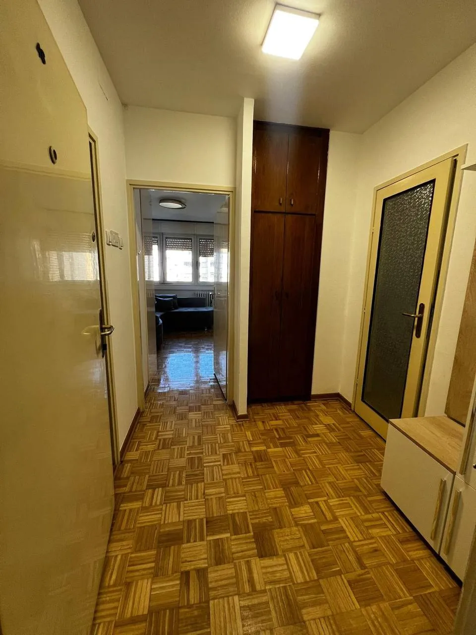 Аренда 2к 41м² Zvezdara Mirijevski venac 470€ 2
