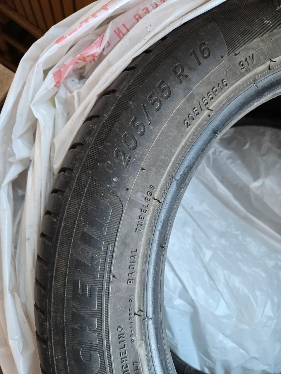 Летняя резина Michelin 205/55 R16 бесплатно 2