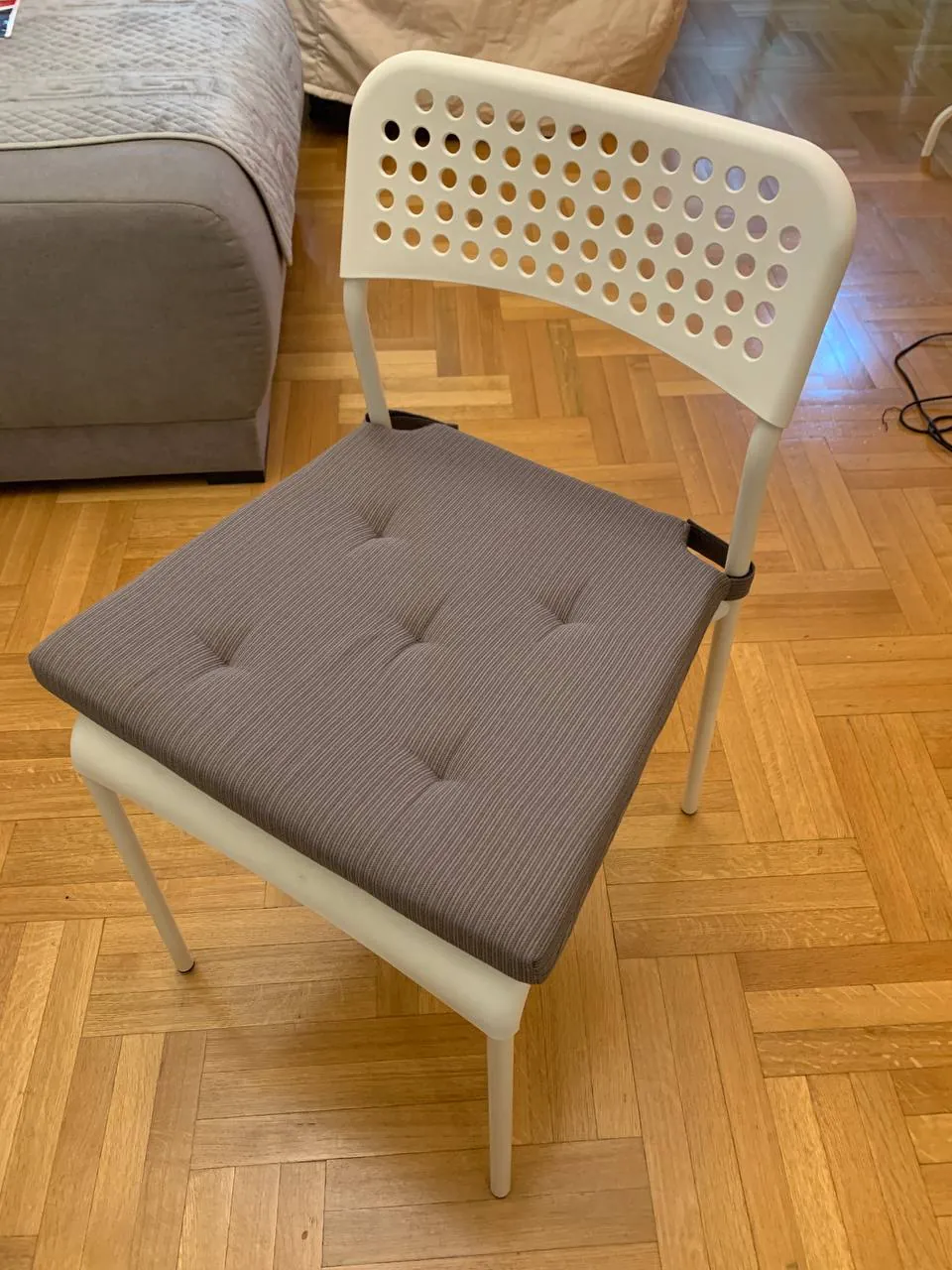 Стул IKEA с подушкой 1