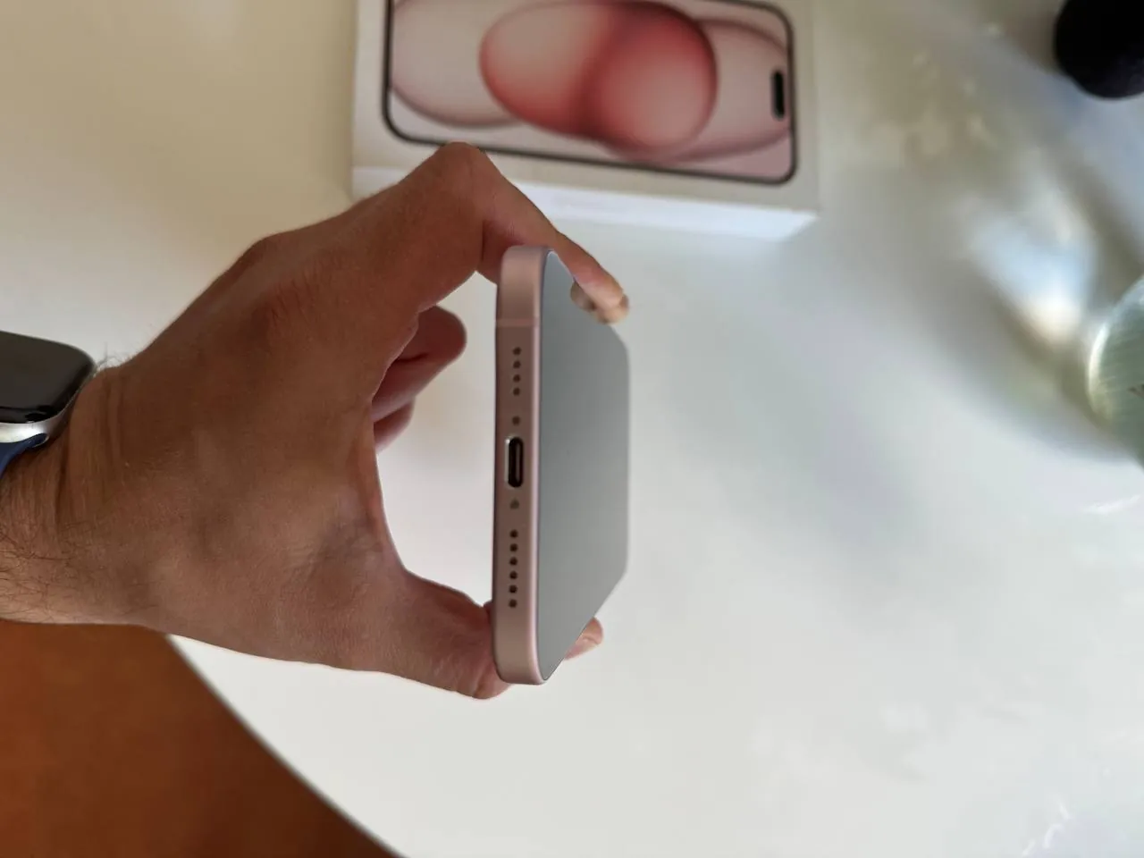 iPhone 15 Plus 256GB полный комплект 4