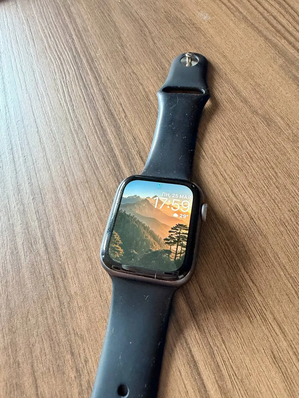 Apple Watch Series 4 44mm 60 евро 1