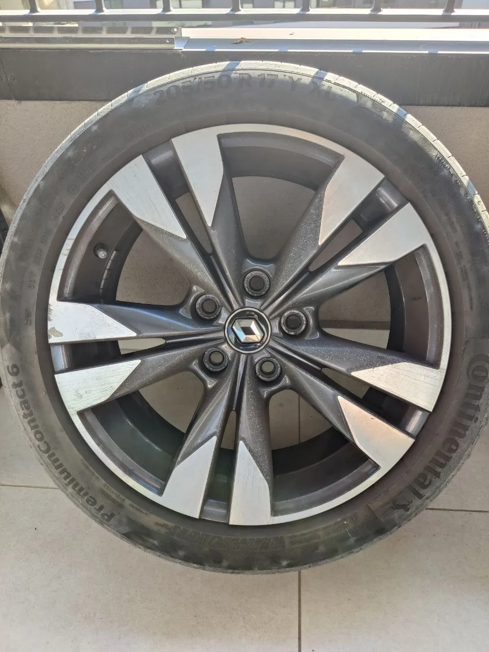 Колёса R17 Renault TPMS Continental 205/50 4