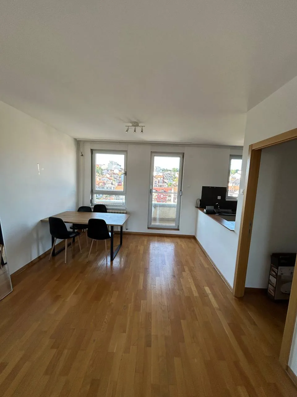 Аренда квартиры Звездара 3 комнаты 950 EUR 2