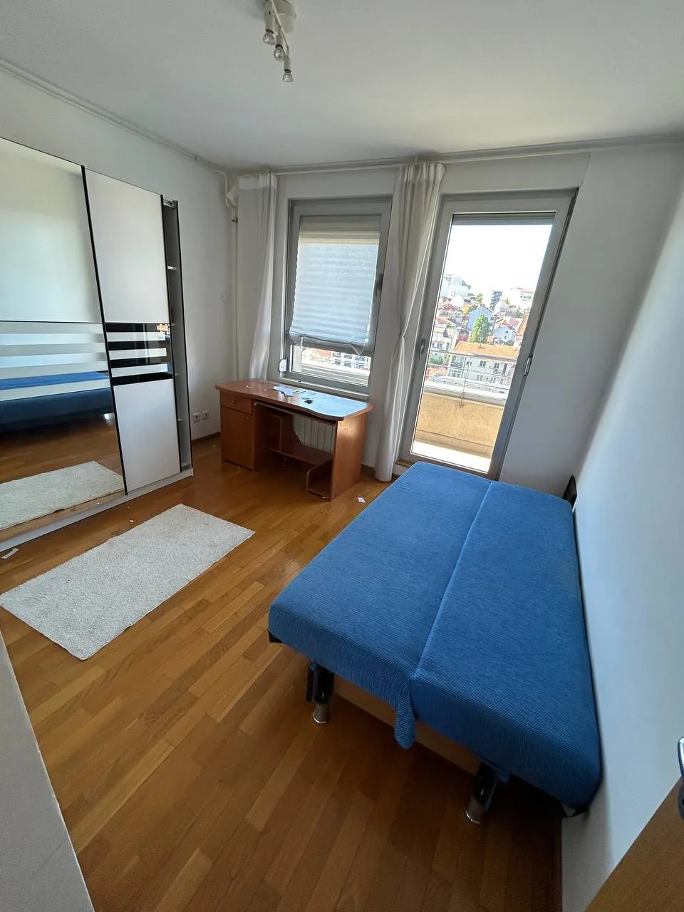 Аренда квартиры Звездара 3 комнаты 950 EUR 3