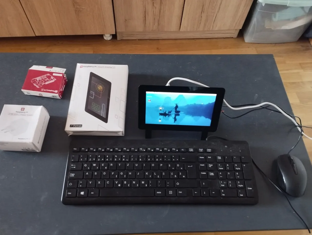 Raspberry Pi 5 8GB TouchDisplay комплект Нови Сад 1