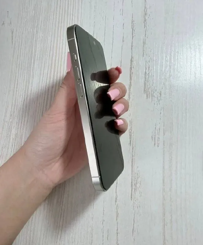 iPhone 15 Pro 128GB белый 2