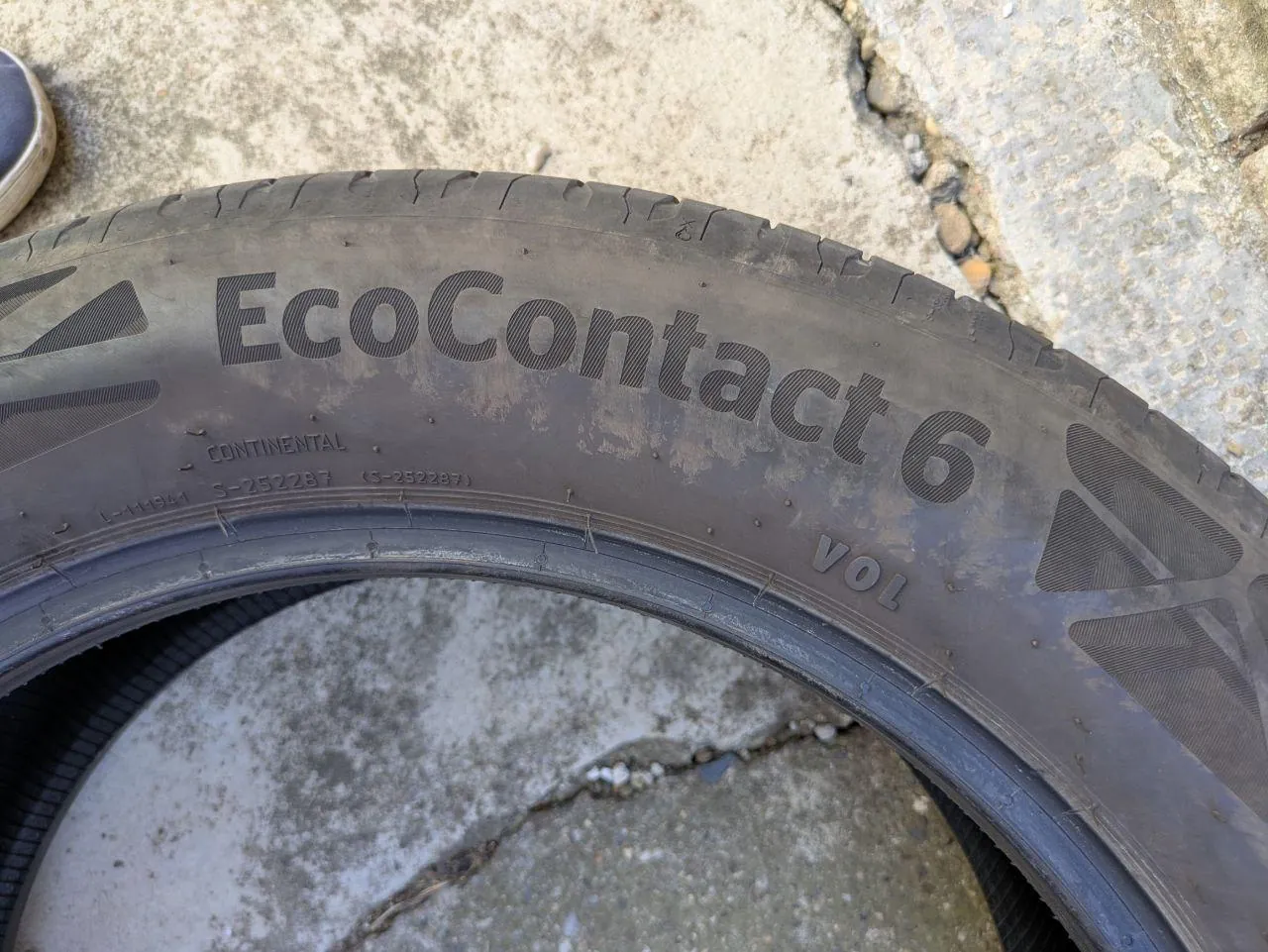 Шины Continental 235/55 R18 летние 8