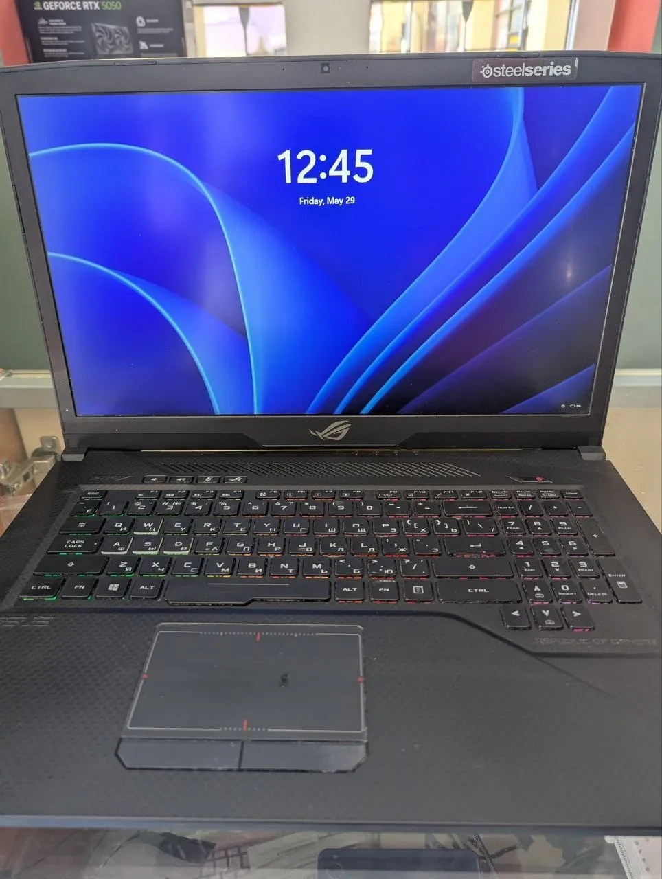 Ноутбук ASUS ROG G703 i7 GTX 1070 300 EUR 1