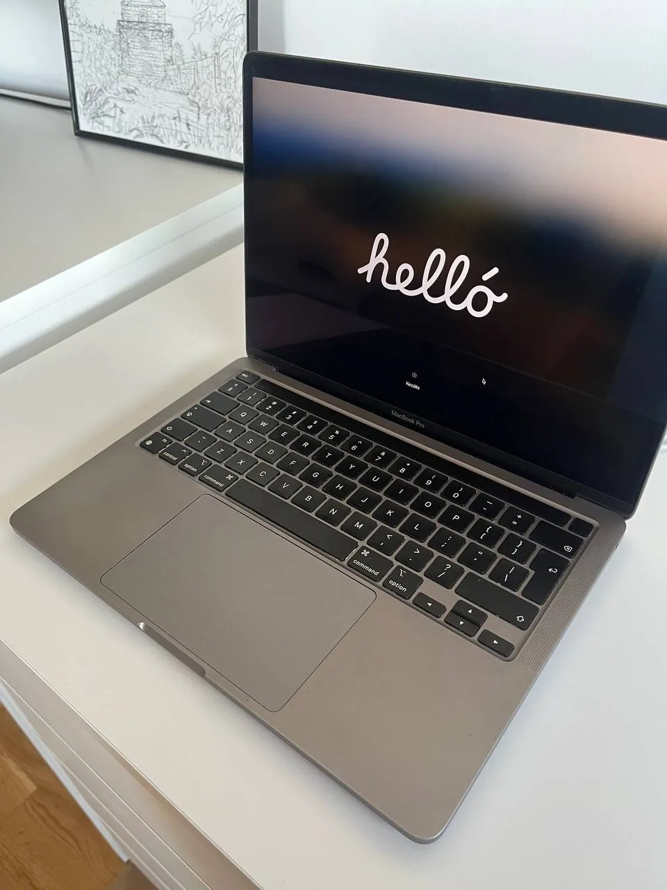 MacBook Pro 13 M1 8GB аккумулятор 83% 1