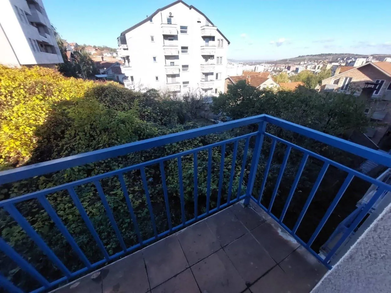 Квартира 3-комнатная Звездара Мириево 650 EUR 9