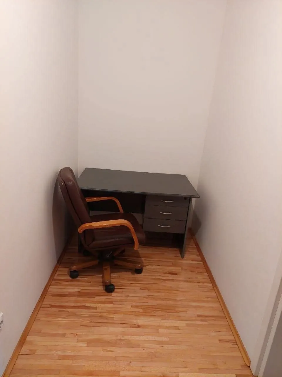 Квартира 3-комнатная Звездара Мириево 650 EUR 8