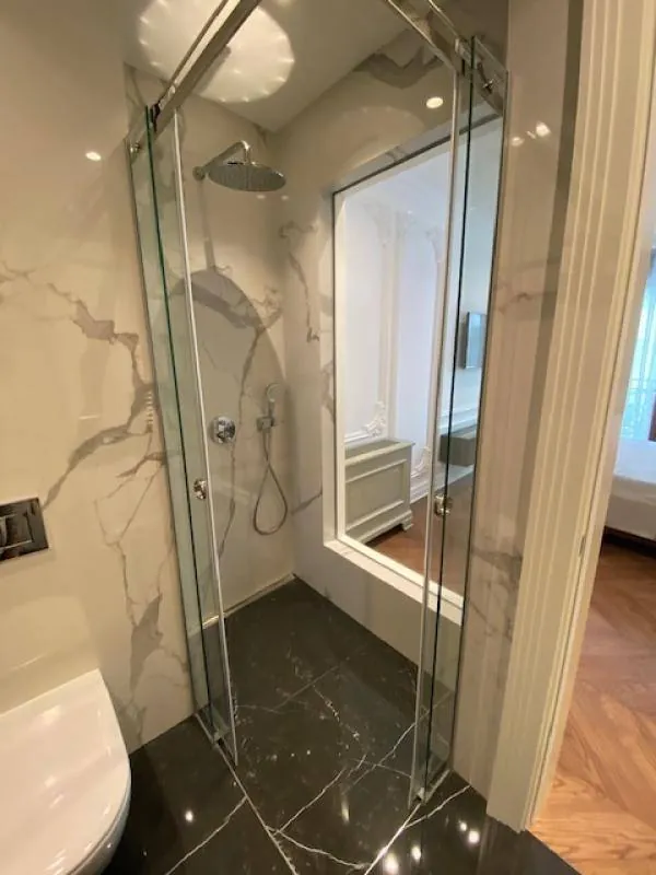 Квартира 4-комнатная Врачар 170м2 3000 EUR 2