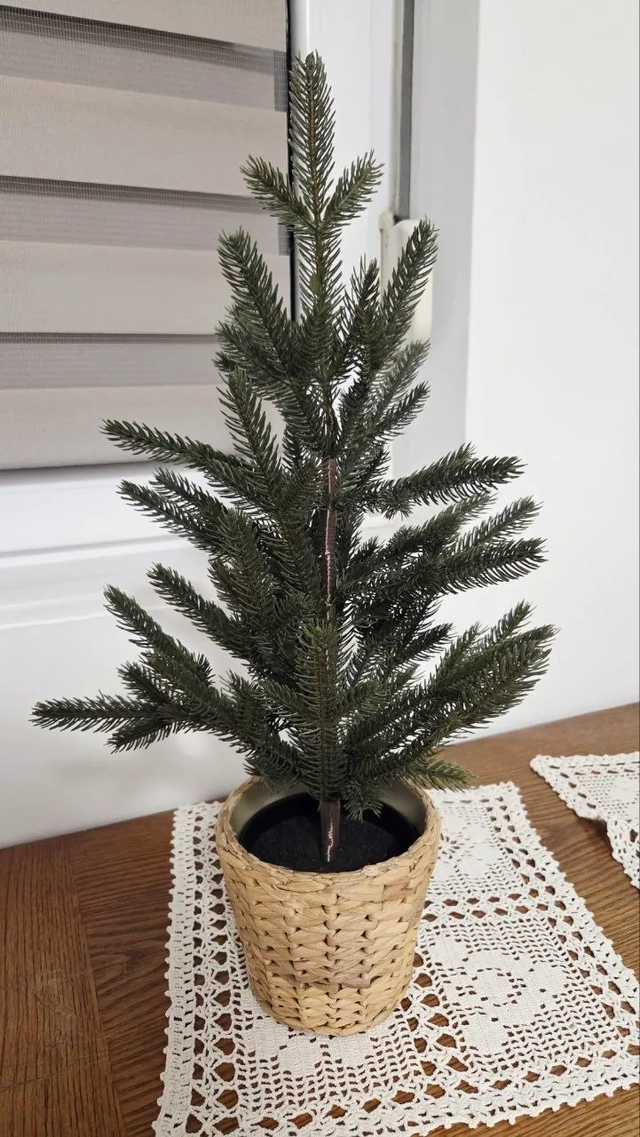 Искусственная ель IKEA с горшком 1