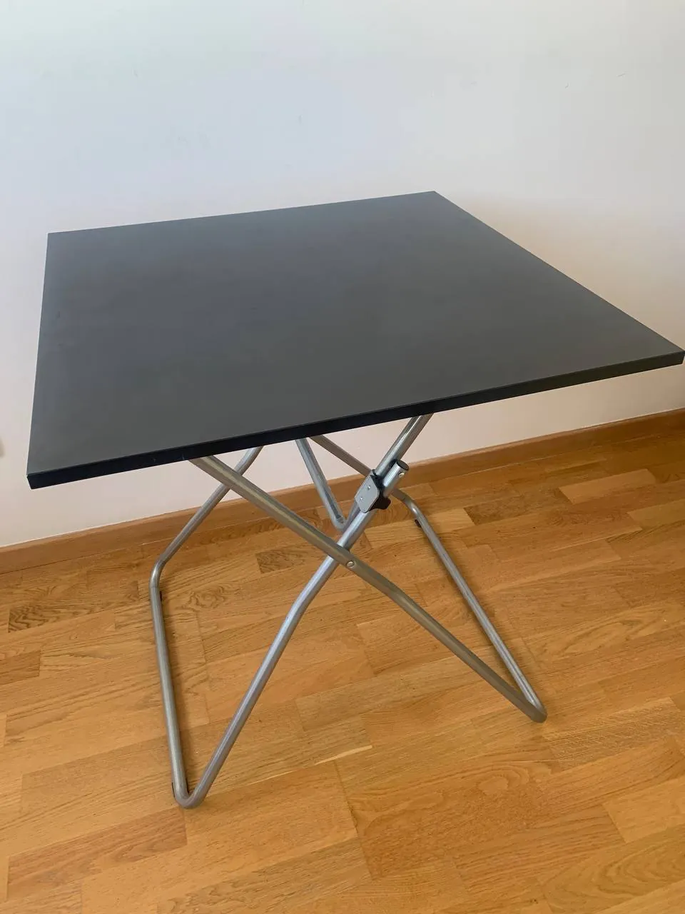Раскладной столик 1700 дин Белград 1