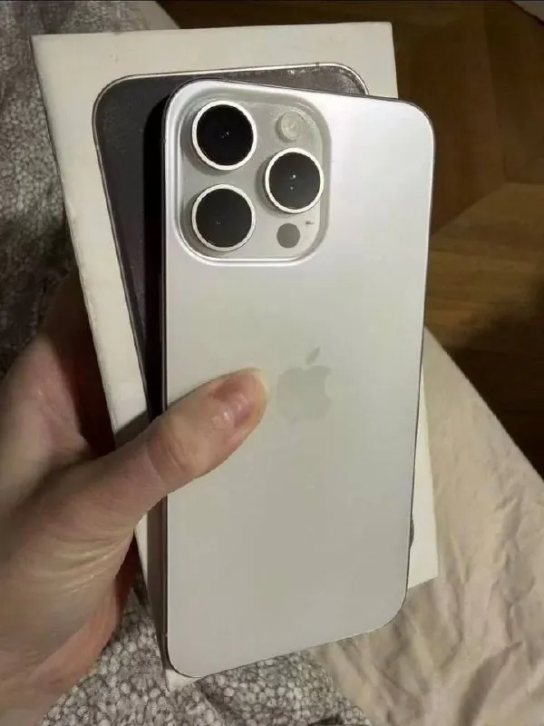 iPhone 15 Pro Max 256GB белый Нови Сад 2