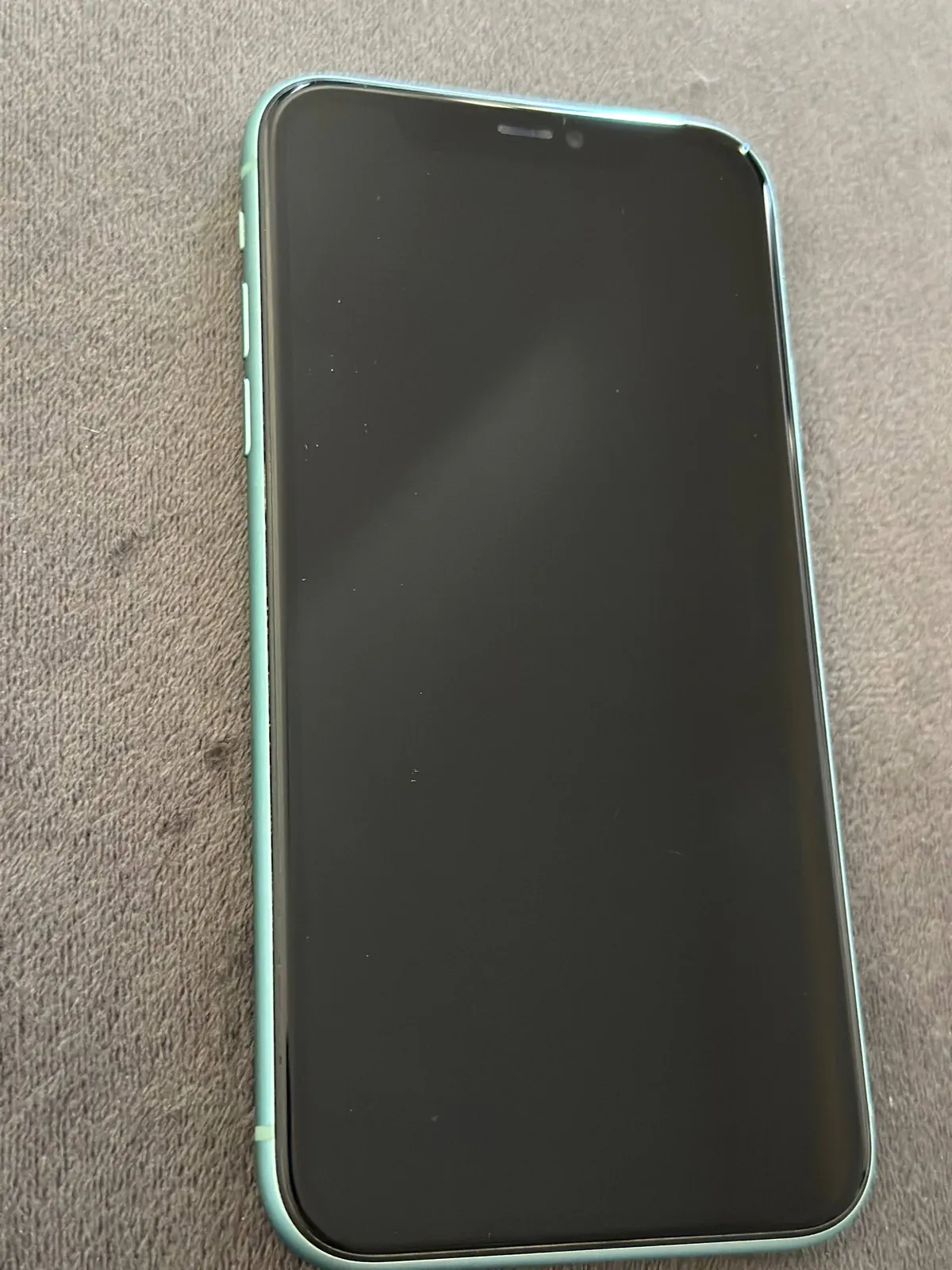 iPhone 11 64GB отличное состояние 150 EUR 2