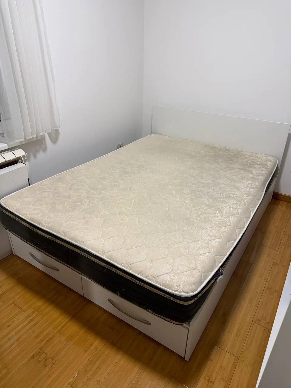 Кровать 195x145 с полками для хранения 150 EUR 1