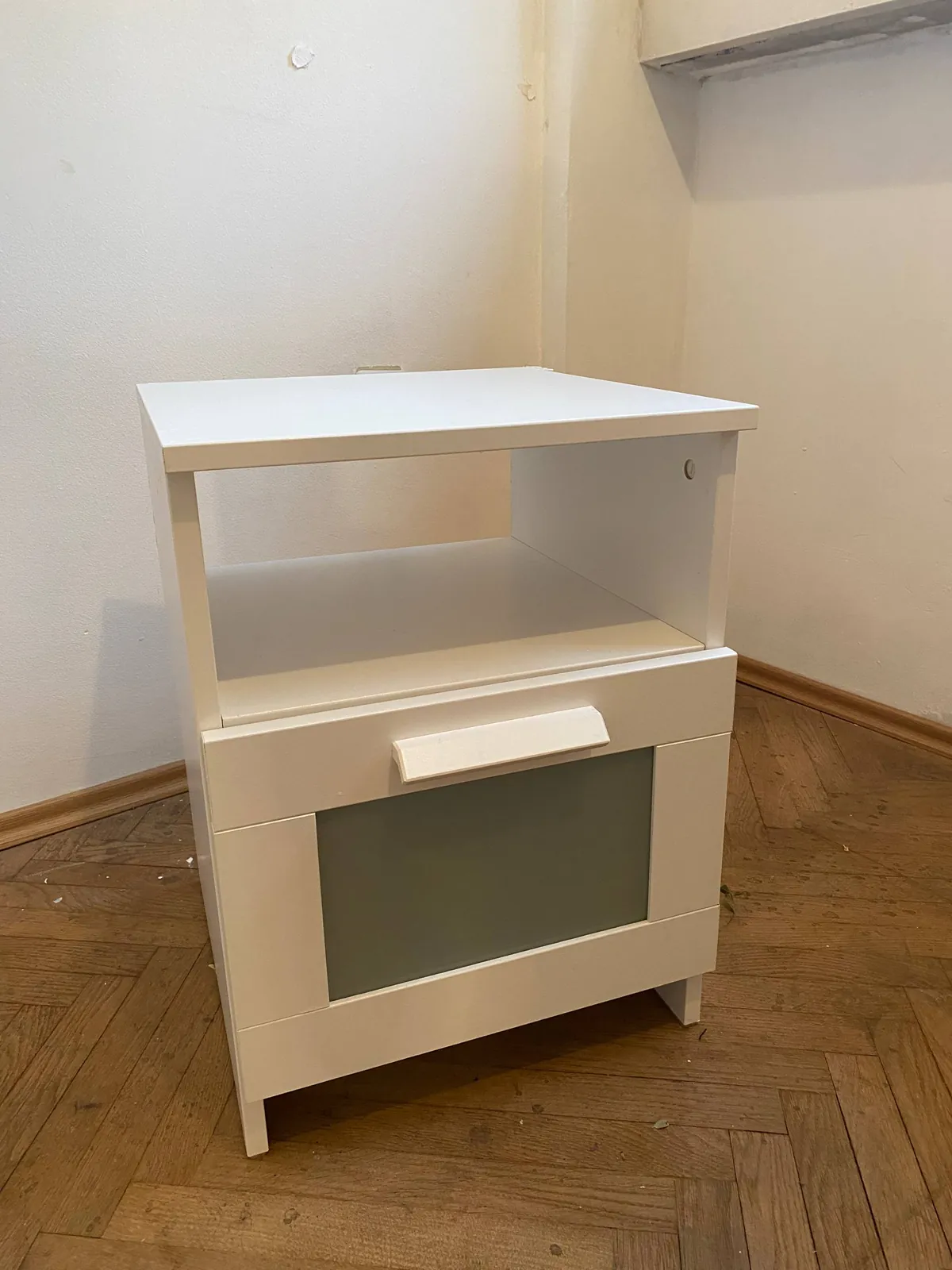 Прикроватная тумба IKEA BRIMNES отличное состояние 1