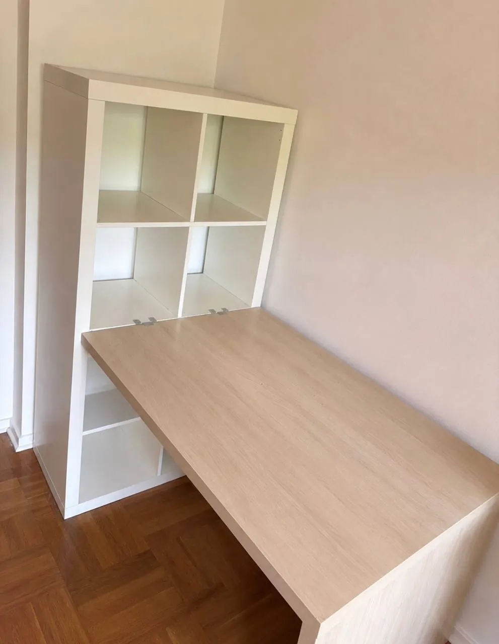 Стеллаж IKEA Kallax и стол Malm комплект 1