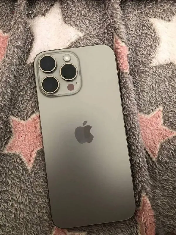 iPhone 16 Pro Max 256 ГБ серый Нови Сад 790€ 2