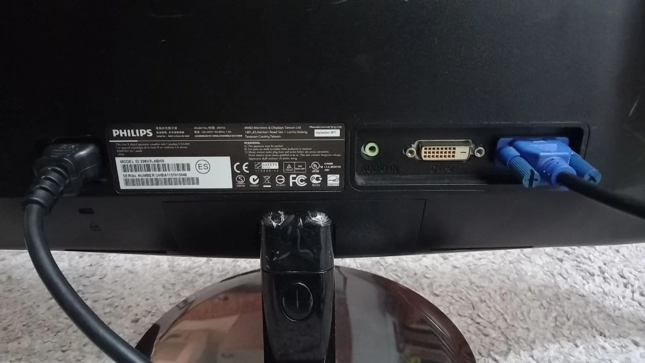 Монитор Philips 2011 VGA DVI без HDMI 2