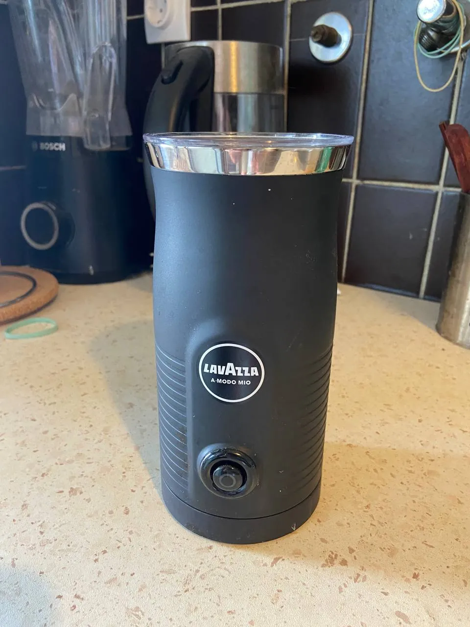 Вспениватель молока LAVAZZA MilkEasy 1