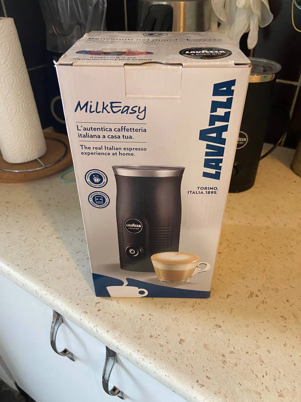 Вспениватель молока LAVAZZA MilkEasy 4