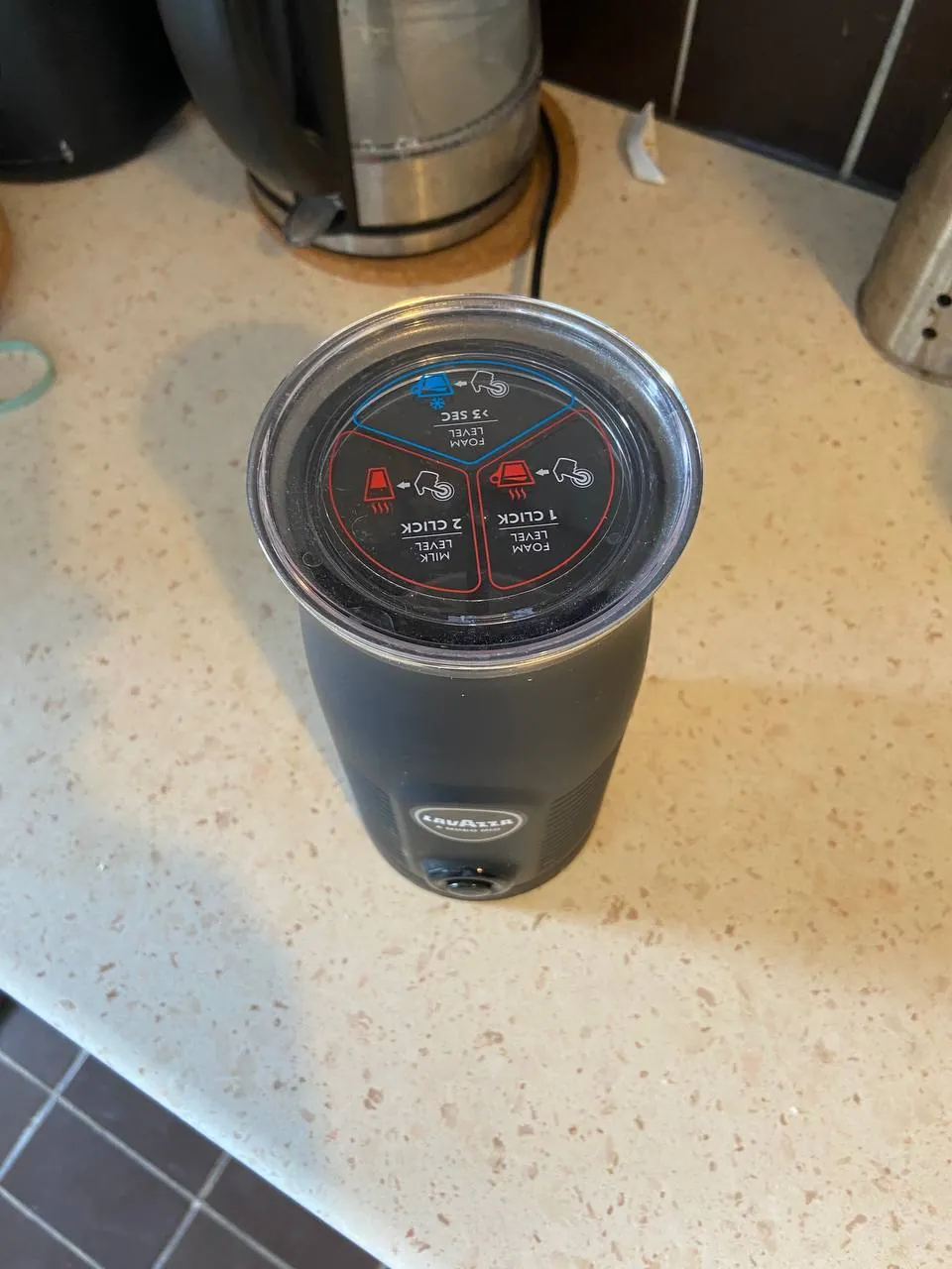 Вспениватель молока LAVAZZA MilkEasy 2