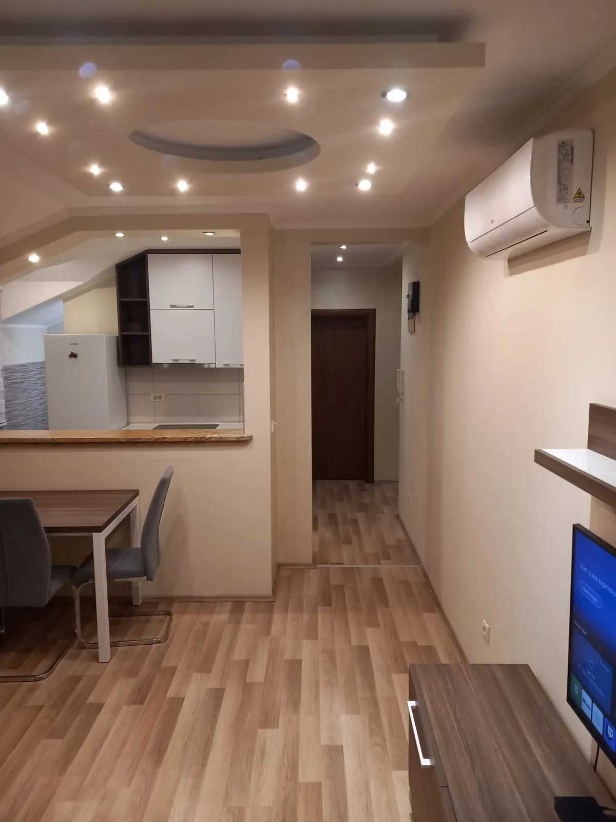 Квартира Altina Земун 50 кв м 500 евро ВНЖ 8