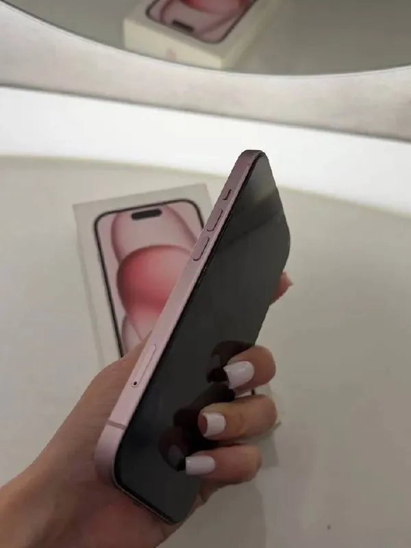 iPhone 15 128GB розовый АКБ 95 Нови Сад 3
