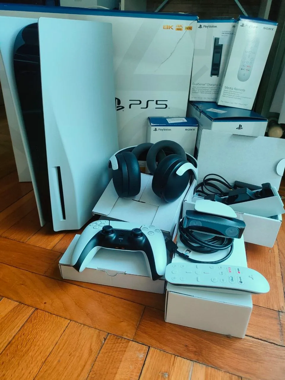 PS5 Fat 825GB с аксессуарами Белград 540 EUR 1