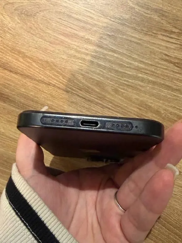 iPhone 15 Pro Max 1TB аккумулятор 84 процента 5