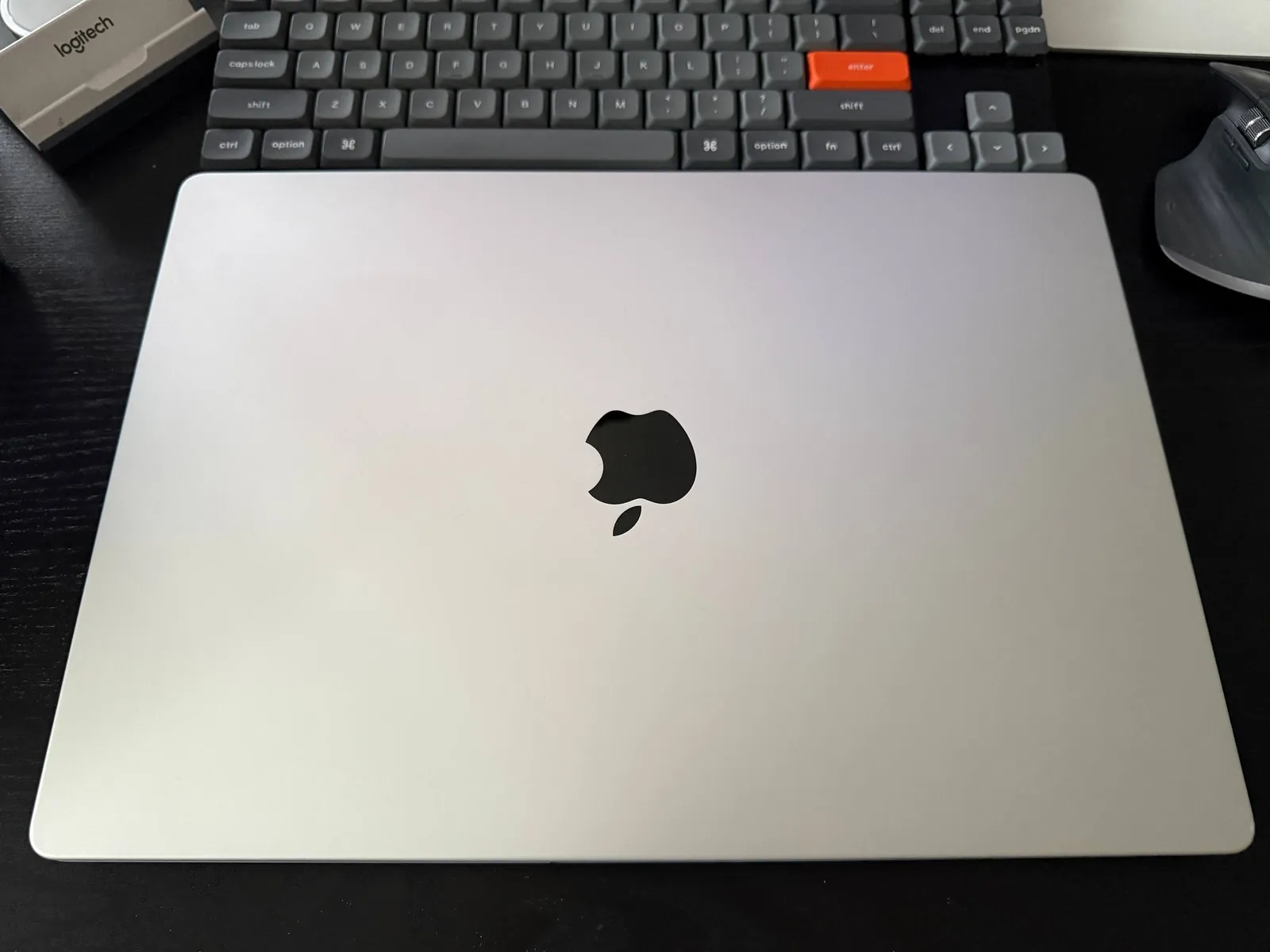 MacBook Pro M1 Max 32GB 1TB 16 дюймов 1700 EUR 2