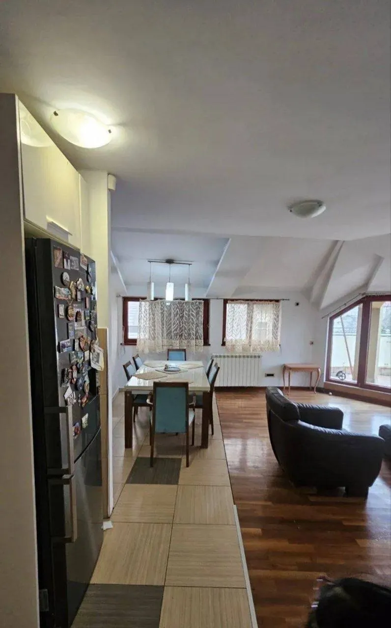 Аренда квартиры 120м Звездара 800 EUR 4 комнаты 2