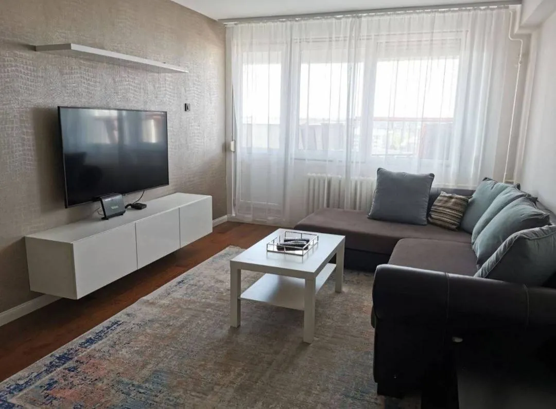 Аренда квартиры 81м Нови Белград 900 EUR двушка 2