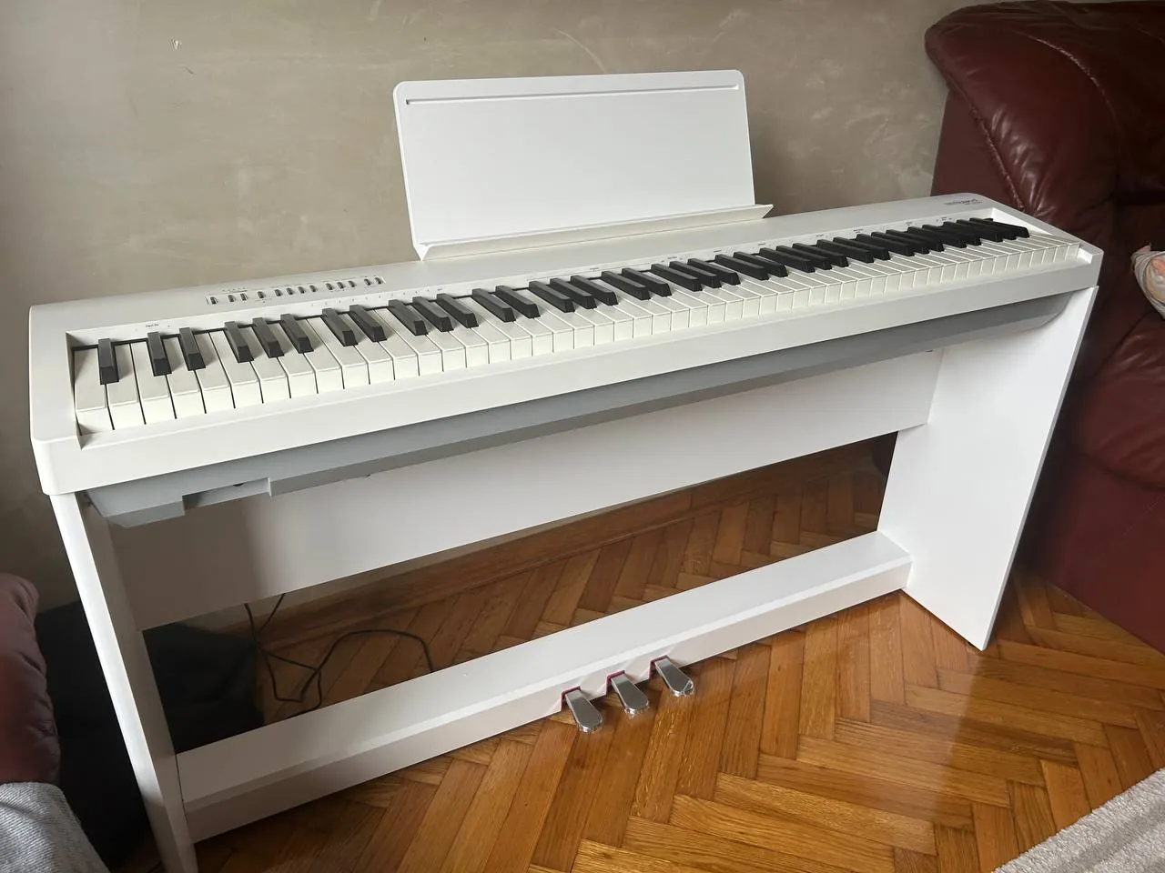 Roland FP-30X цифровое пианино со стойкой и педалями 4