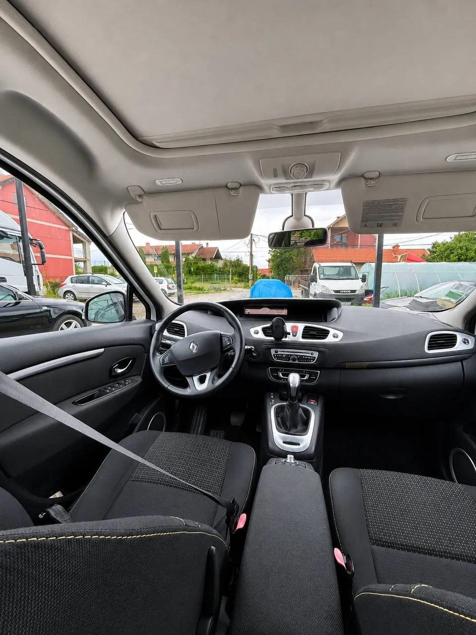 Renault Scenic 1.5 дизель автомат 2011 4