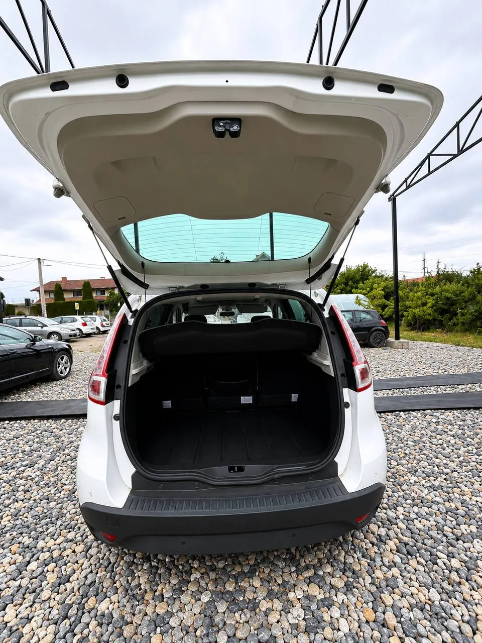 Renault Scenic 1.5 дизель автомат 2011 2