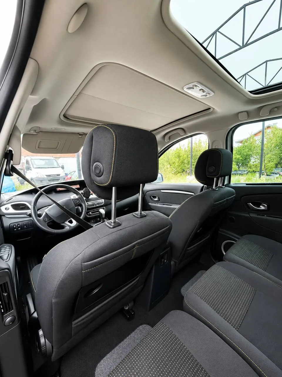 Renault Scenic 1.5 дизель автомат 2011 3