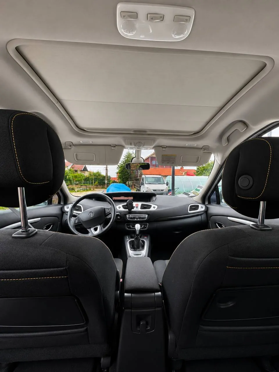 Renault Scenic 1.5 дизель автомат 2011 6